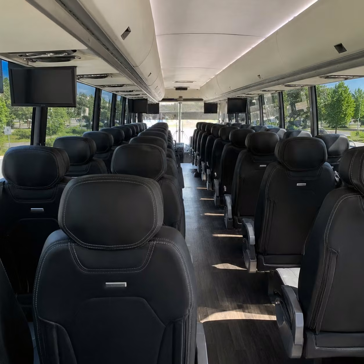 reliable charter bus transportation for irvine federal agency personnel and dod contractors
